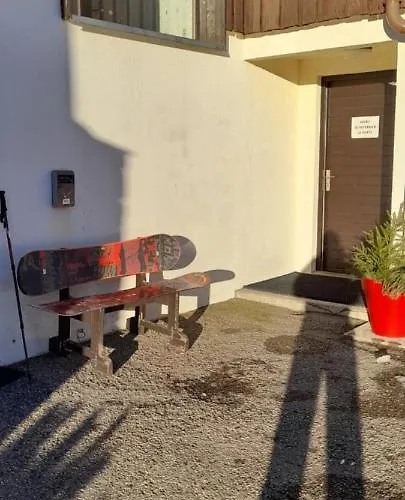 Confortable Face A La Montagne *